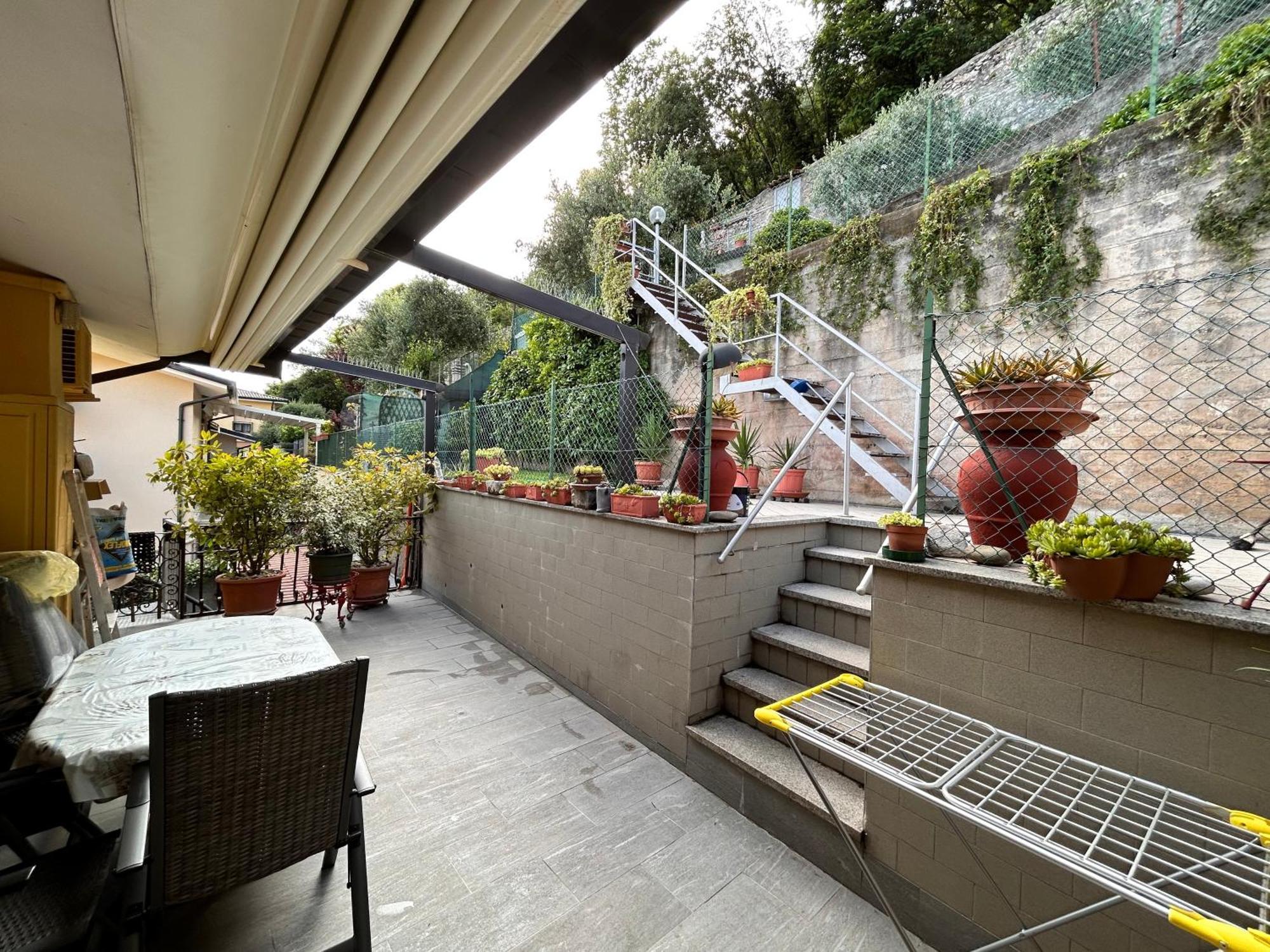 Appartamento Bianca ตอสโกลาโน มาแดร์โน ภายนอก รูปภาพ
